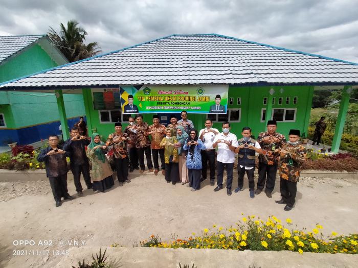 LOMBA SEKOLAH SEHAT TINGKAT PROVINSI LOMBA SEKOLAH SEHAT TINGKAT PROVINSI