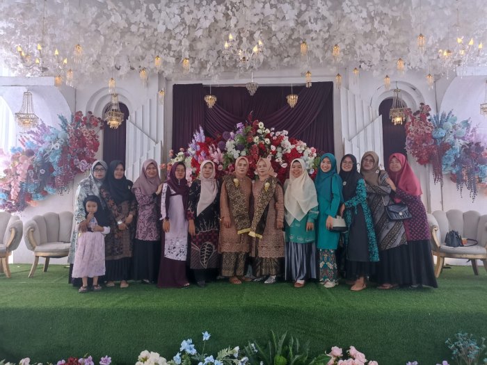 Guru dan Staf MTsN 7 Kerinci Gelar Kunjungan Sosial