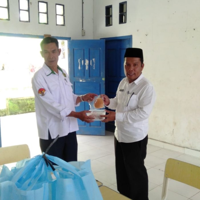 Hari Pertama MBG di MTsN 7 Kerinci: Makan Bergizi Gratis untuk Siswa