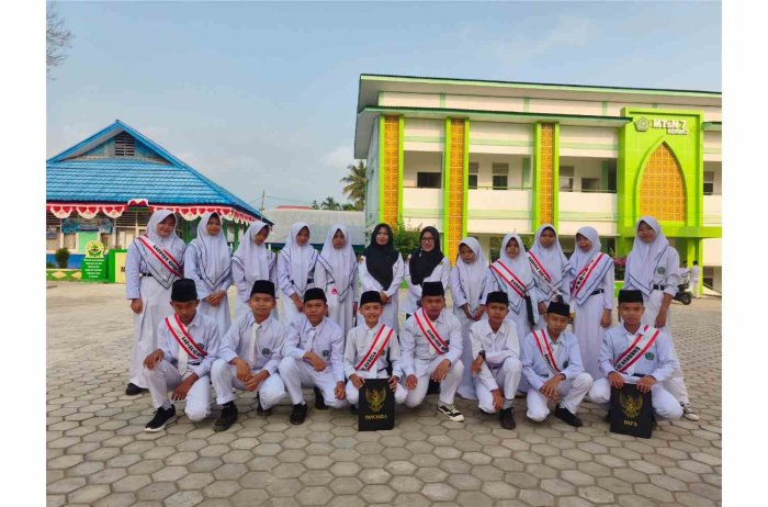 Upacara Bendera Hari Senin, Kaur TU Tekankan Pentingnya Menuntut Ilmu dan Berdoa untuk Masa Depan