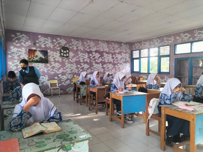 Kegiatan Belajar di MTsN 7 Kerinci Diawali dengan Doa dan Tadarus Al-Quran