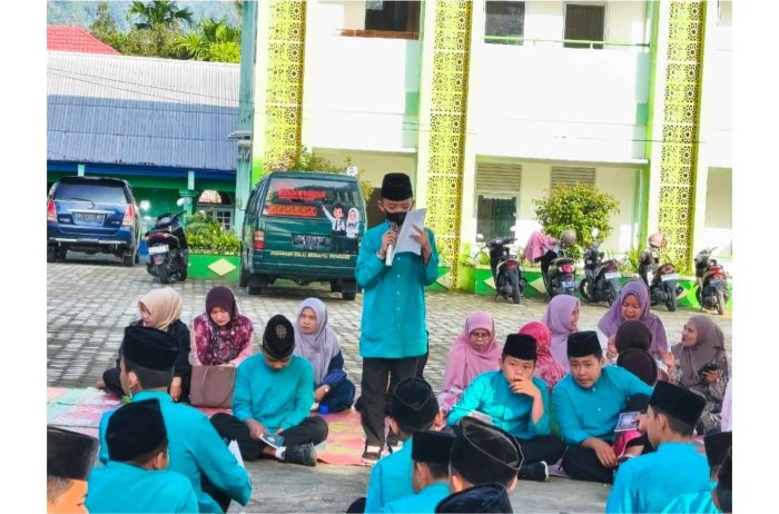 Khairul Anam Perkuat Nilai Hormat kepada Guru dan Orang Tua melalui Kultum Yasinan Khairul Anam Perkuat Nilai Hormat kepada Guru dan Orang Tua melalui Kultum Yasinan