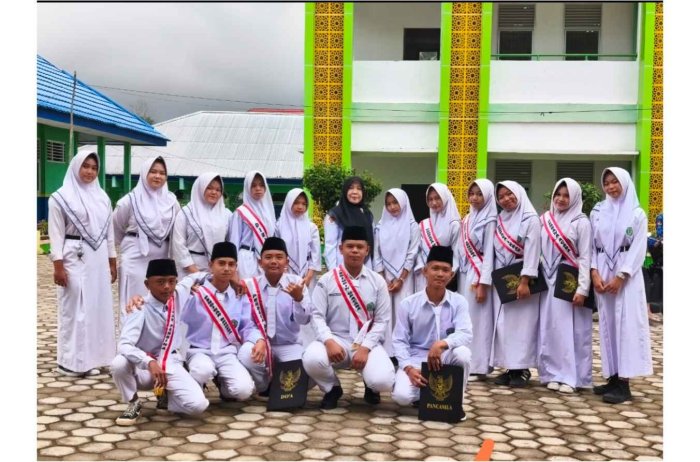 Upacara Bendera MTsN 7 Kerinci Berlangsung Khidmat, Pembina Tekankan Pentingnya Disiplin sebagai Kunci Kesuksesan Upacara Bendera MTsN 7 Kerinci Berlangsung Khidmat, Pembina Tekankan Pentingnya Disiplin sebagai Kunci Kesuksesan