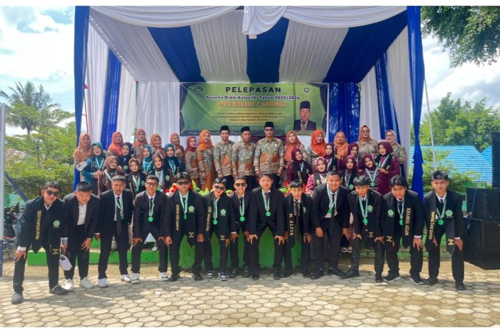 Penuh Haru, MTsN 7 Kerinci Gelar Perpisahan Siswa Kelas IX