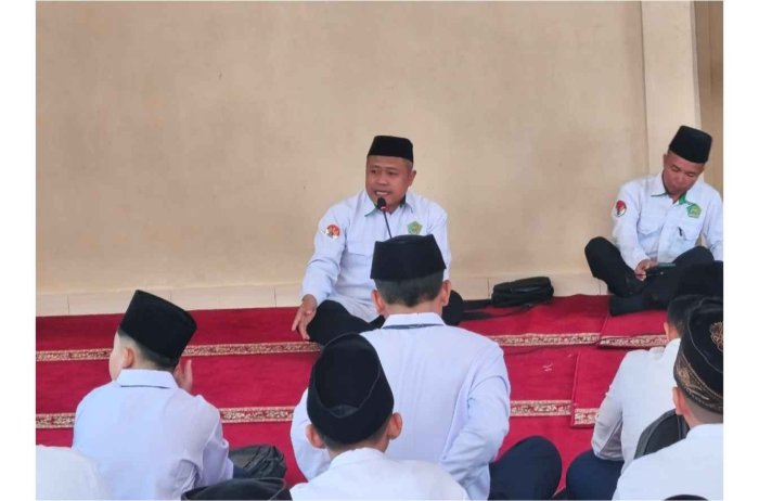 Hari Kedua MATAMUDA, MTsN 7 Kerinci Bekali Siswa Baru dengan Materi Ibadah dalam Pembelajaran Hari Kedua MATAMUDA, MTsN 7 Kerinci Bekali Siswa Baru dengan Materi Ibadah dalam Pembelajaran
