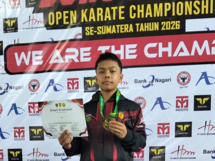 Siswa MTsN 7 Kerinci Raih Juara 1 di Bung Hatta Open Karate Championship Se-Sumatera 2026