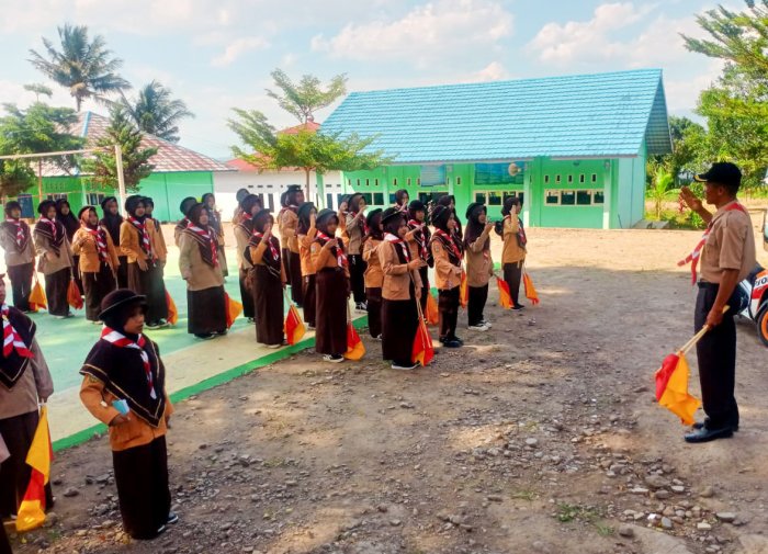 Latihan Pramuka MTsN 7 Kerinci Tanamkan Disiplin Siswa