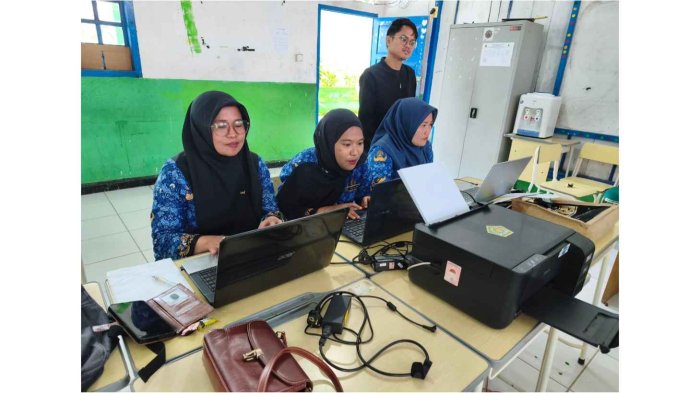 Wali Kelas MTsN 7 Kerinci Laksanakan Pencetakan Rapor Siswa Semester Genap Wali Kelas MTsN 7 Kerinci Laksanakan Pencetakan Rapor Siswa Semester Genap